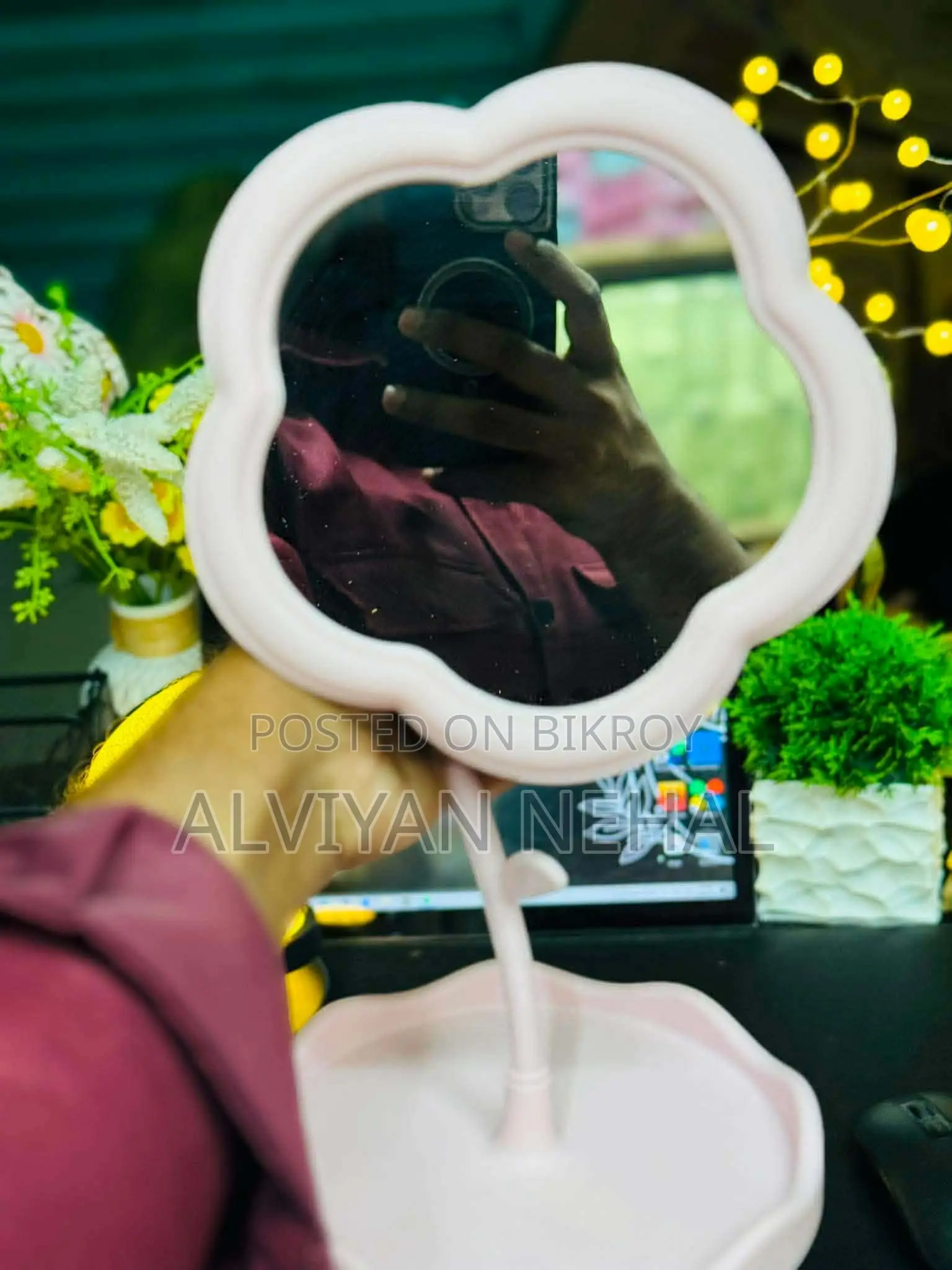 Flower Shaped Mirror for Student in Very Low Prize