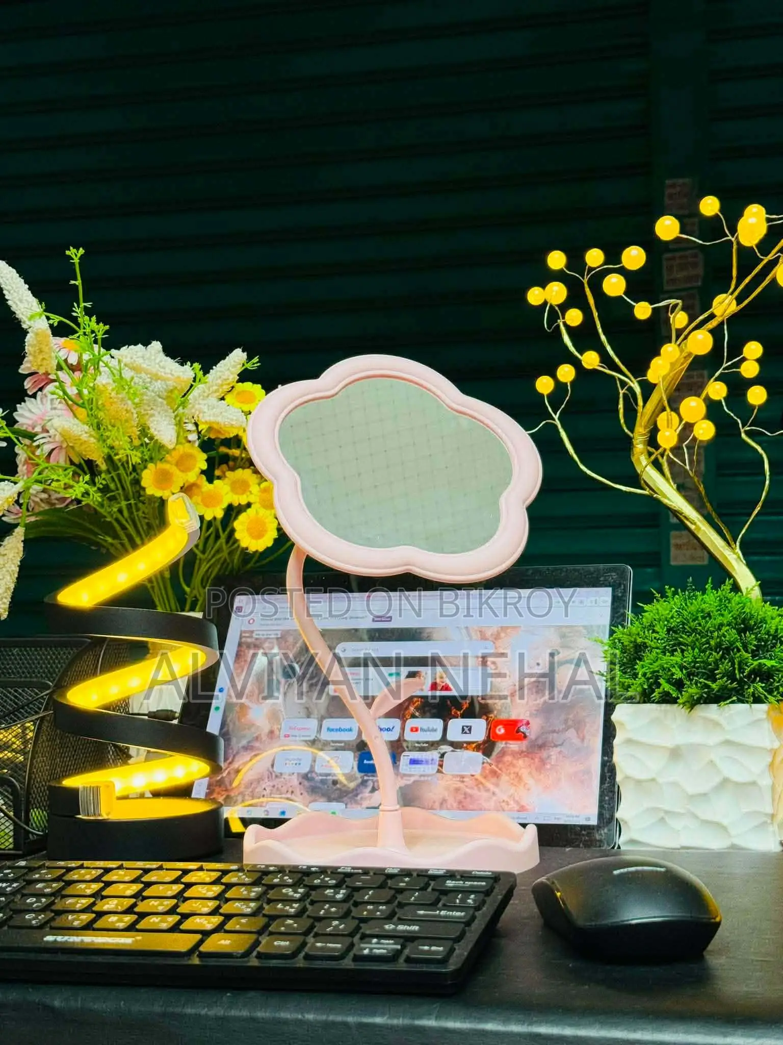 Flower Shaped Mirror for Student in Very Low Prize