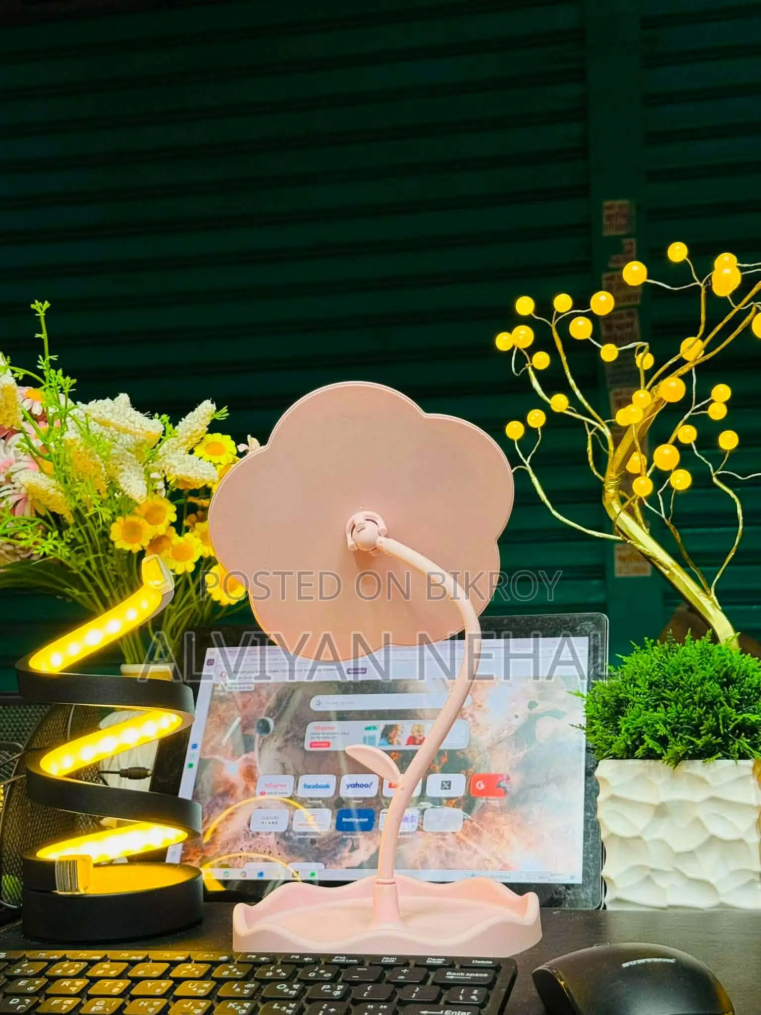 Flower Shaped Mirror for Student in Very Low Prize