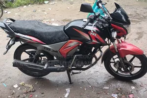 টিভিএস স্ট্রাইকার ১২৫ ২০২২ লাল