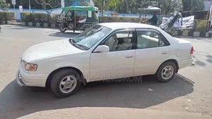 Toyota Corolla 1998 White