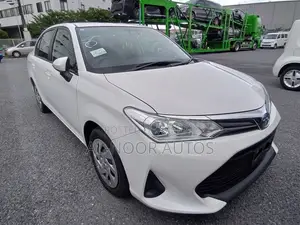 টয়োটা এক্সিও ২০২১ সাদা