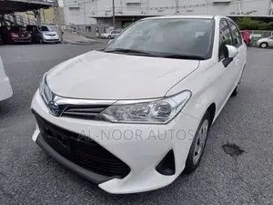 টয়োটা এক্সিও ২০২১ সাদা