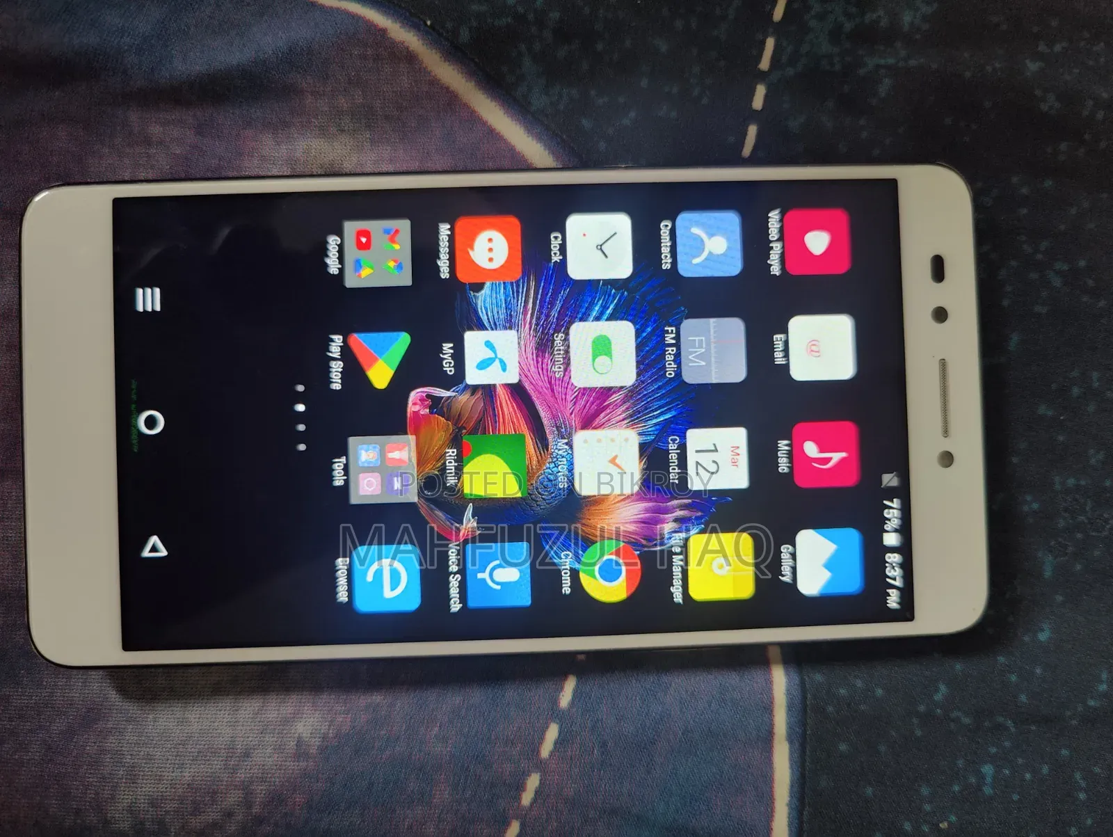 Lava 4 GB Gold