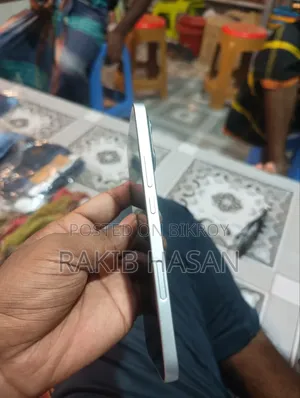নতুন অনর ৪০০ লাইট ২৫৬ জিবি সাদা
