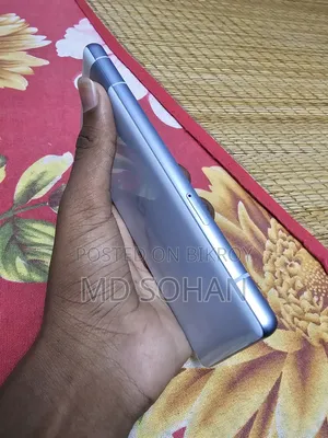 New EL 128 GB White