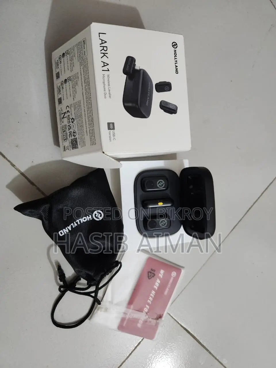 Hollyland Lark A1 Wireless Mic and Ulanzi MT-78 Tripod for Sale