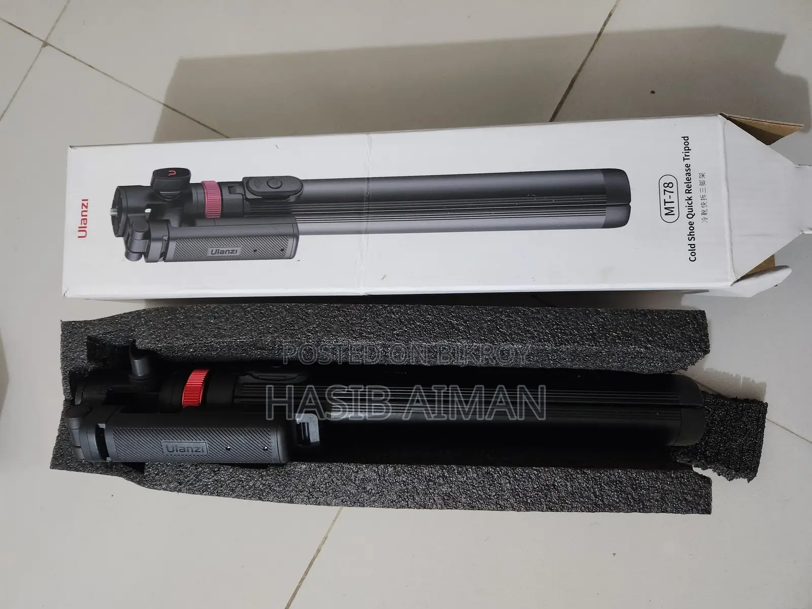Hollyland Lark A1 Wireless Mic and Ulanzi MT-78 Tripod for Sale