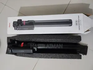 Hollyland Lark A1 Wireless Mic and Ulanzi MT-78 Tripod for Sale