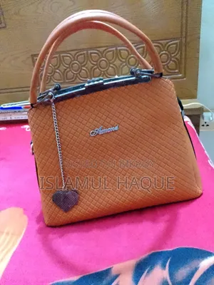 লেডিস ভ্যানিটি ব্যাগ