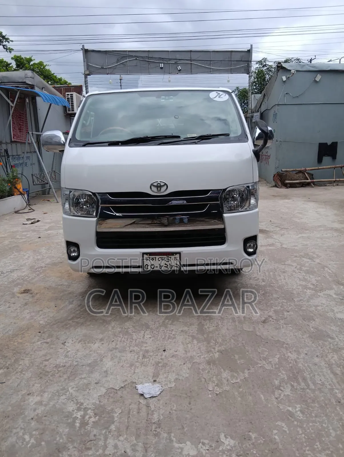 Toyota HiAce 2007 White