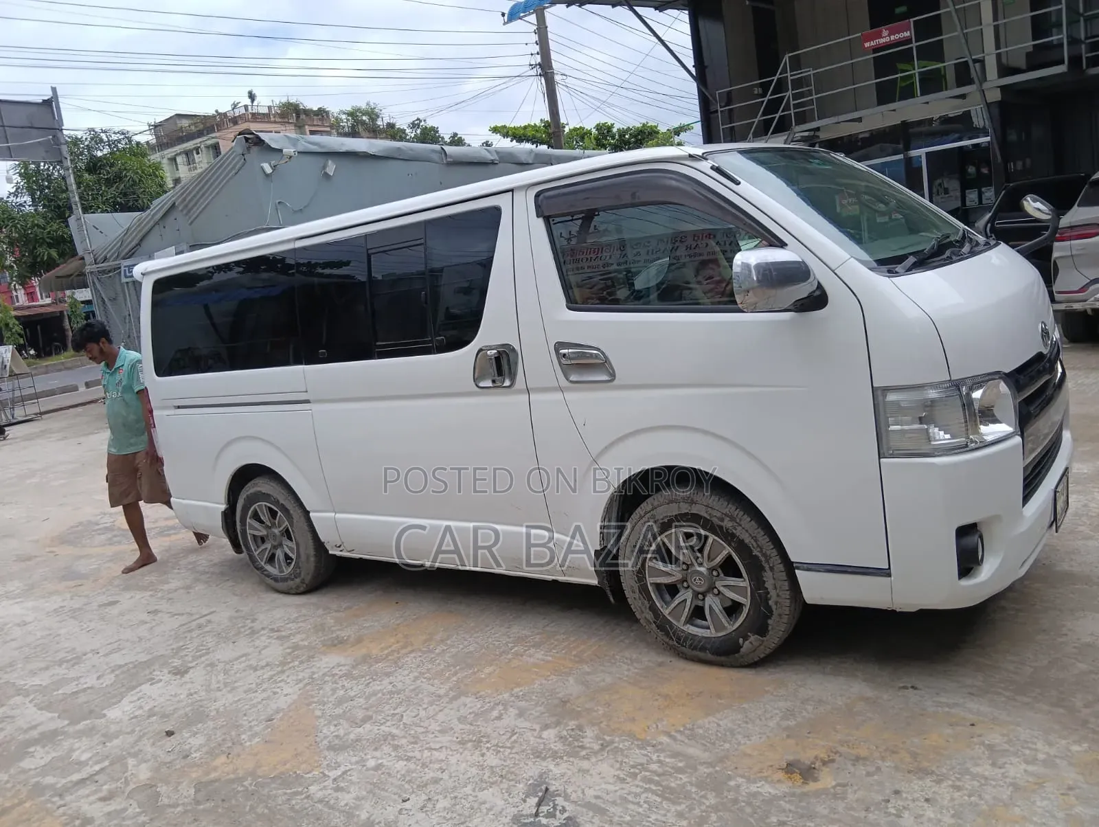 Toyota HiAce 2007 White