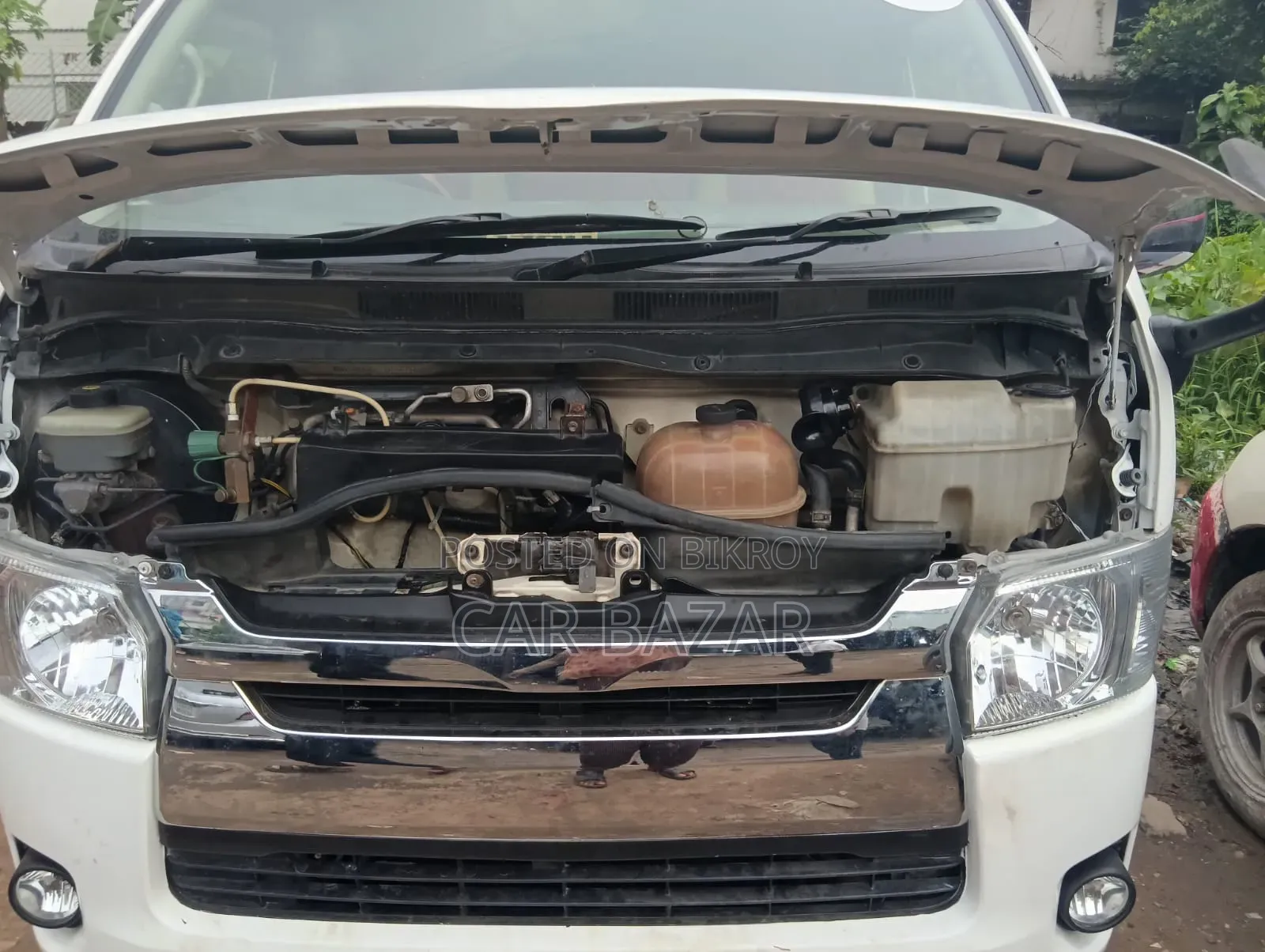 Toyota HiAce 2007 White