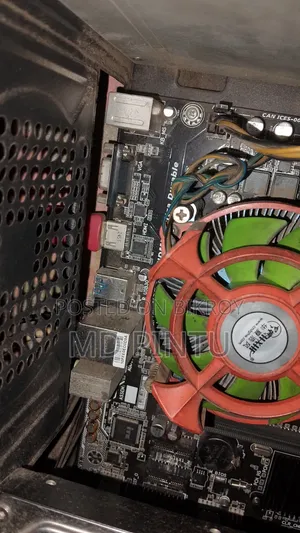 Desktop Computer Gigabyte 4GB Intel Pentium HDD+SSD 128GB