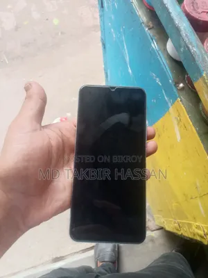ভীভো ওয়াই ১২ ৩২ জিবি ইয়েলো
