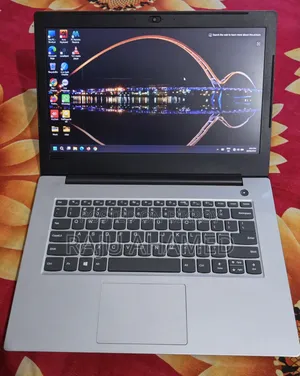 Laptop Lenovo V330 8GB Intel Core i3 SSD 256GB