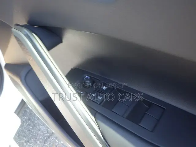টয়োটা করোল্লা ক্রস ২০২৬ পার্ল