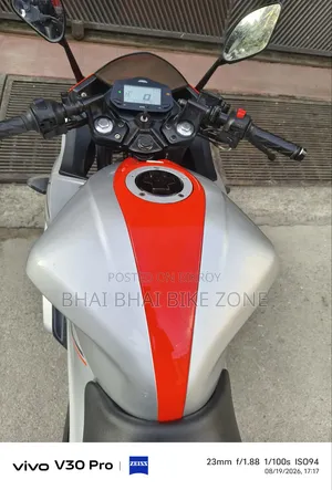 সুজুকি জিক্সার এসএফ ২০২৪ সিলভার