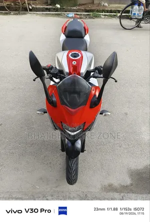 সুজুকি জিক্সার এসএফ ২০২৪ সিলভার