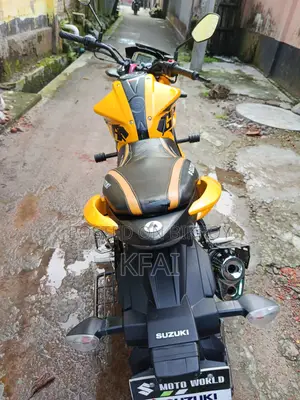 Suzuki Gixxer 2025 Yellow