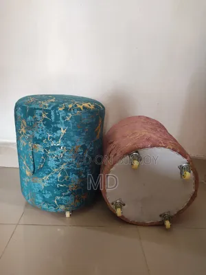 ভেলভেট স্টুল