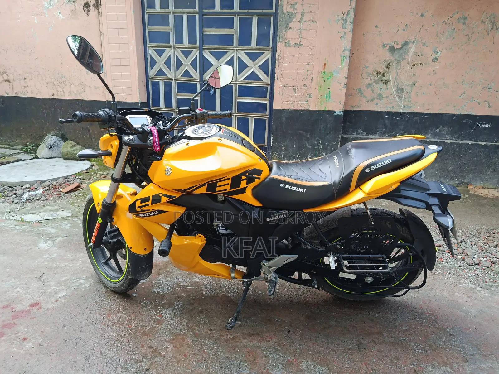 Suzuki Gixxer 2025 Yellow