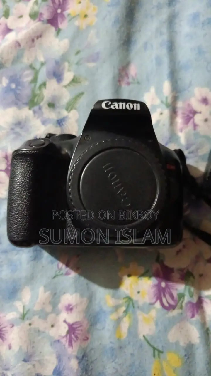 DSLR Camera
