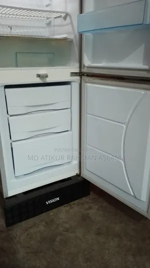 ভিশন গ্লাস ডোর বটম মাউন্ট রেফ্রিজারেটর RE-185 লিটার মিরর