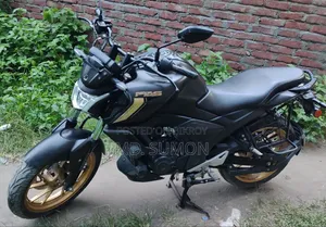 ইয়ামাহা এফজেডএস ভি৪ ২০২৫ ব্ল্যাক
