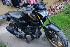 ইয়ামাহা এফজেডএস ভি৪ ২০২৫ ব্ল্যাক
