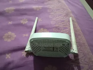 এটি Tenda (টেন্ডা) ব্র্যান্ডের N301 মডেলের রাউটার। Wireless N300