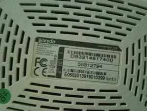 এটি Tenda (টেন্ডা) ব্র্যান্ডের N301 মডেলের রাউটার। Wireless N300