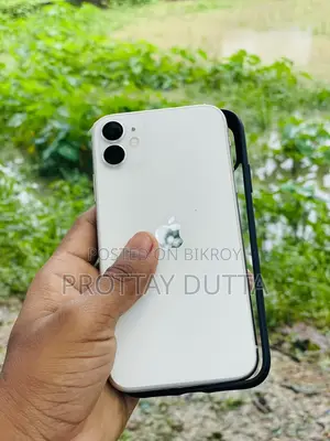 অ্যাপল আইফোন ১১ ১২৮ জিবি হোয়াইট