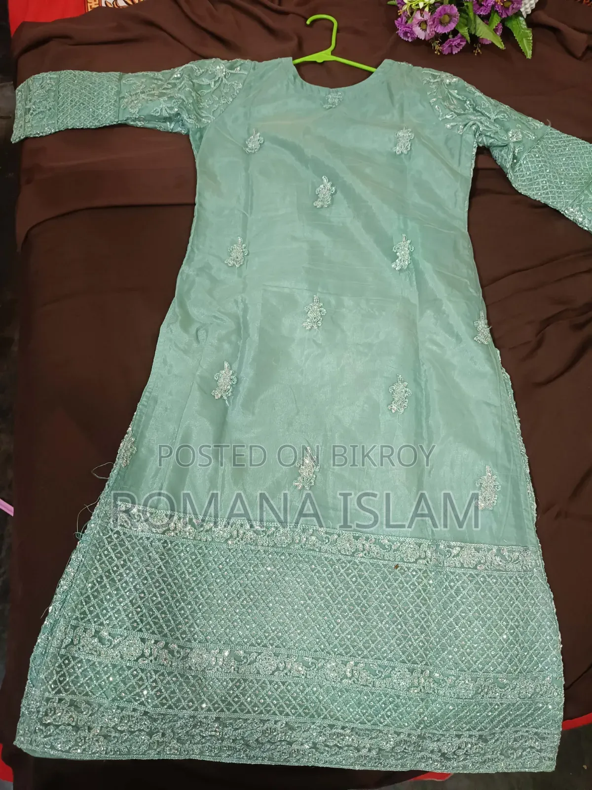 ব্যবহৃত গর্জিয়াস পার্টিওয়্যার বিক্রির জন্য