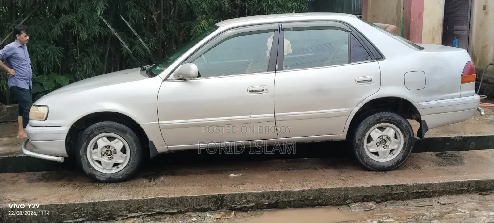 টয়োটা করোল্লা ১৯৯৬ রূপালী