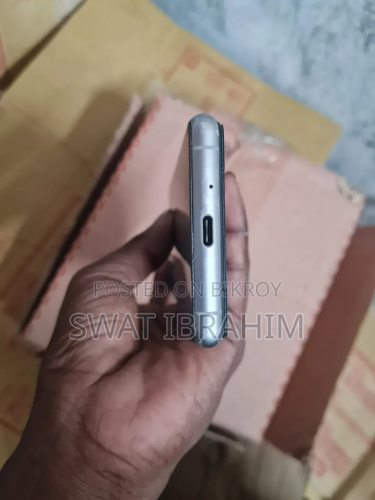 সনি এক্সপেরিয়া ৫ ৩ ১২৮ জিবি গোল্ড