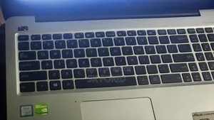 Laptop ASUS X550CA 12GB Intel Core I7 HDD+SSD 1T