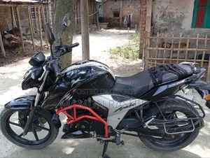TVS Apache RTR 160 4V 2021 Black