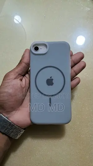 অ্যাপল আইফোন ৮ ৬৪ জিবি হোয়াইট
