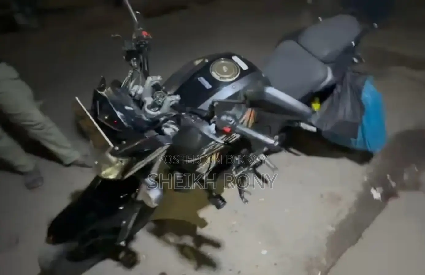 ইয়ামাহা এফজেডএস ভি২ ২০২৩ কালো