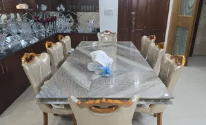 ডাইনিং চেয়ার
