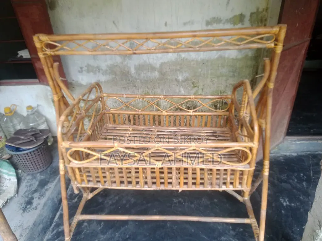 বাচ্চাদের ছোট ঘুমানোর দোলনা