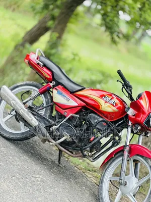 দাওয়ান ডিওয়াই১০০-এ ২০১৭ লাল
