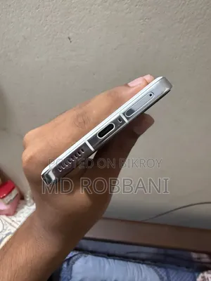 আইকিউওও ১৩ ২৫৬ জিবি হোয়াইট