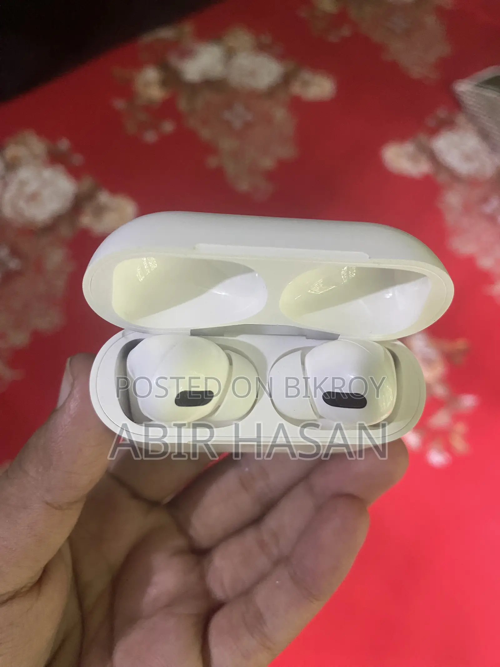 AirPods Pro Apple