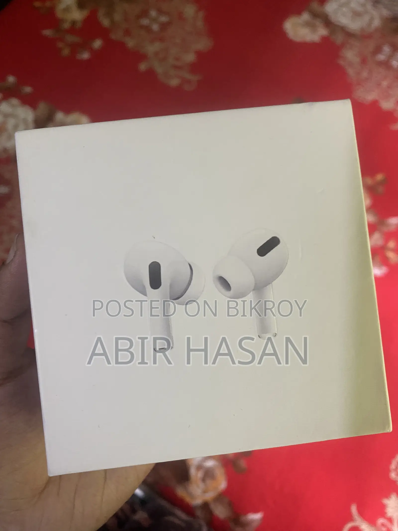 AirPods Pro Apple