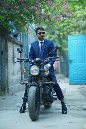 রয়েল এনফিল্ড হান্টার ৩৫০ ২০২৫ নীল