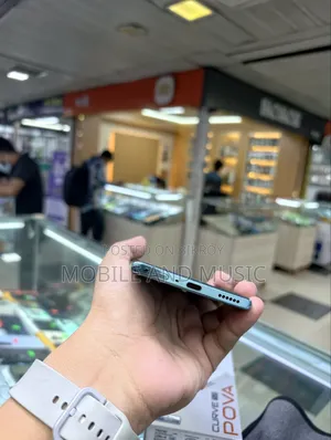 Tecno Pova Curve 256 GB Green