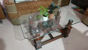 টি টেবিল গ্লাস সহ