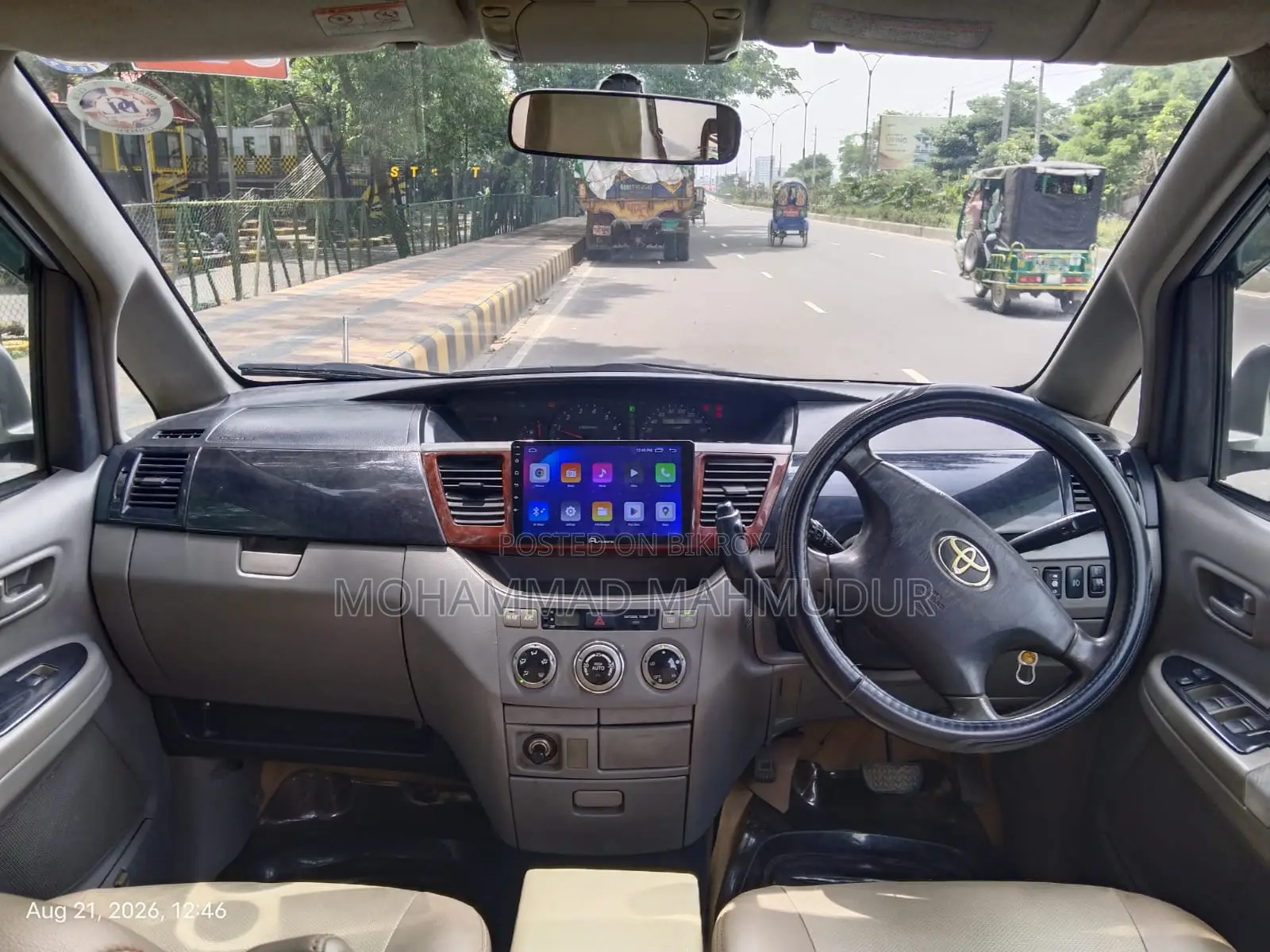 Toyota Noah 2.0 AWD 8-Seater 2003 Silver